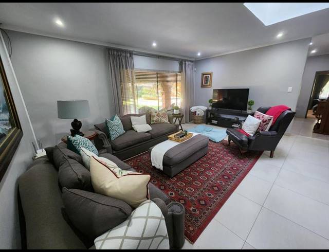 4 BEDROOM HOUSE FOR SALE IN FAERIE GLEN